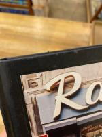 Store front : the disappearing face of New York