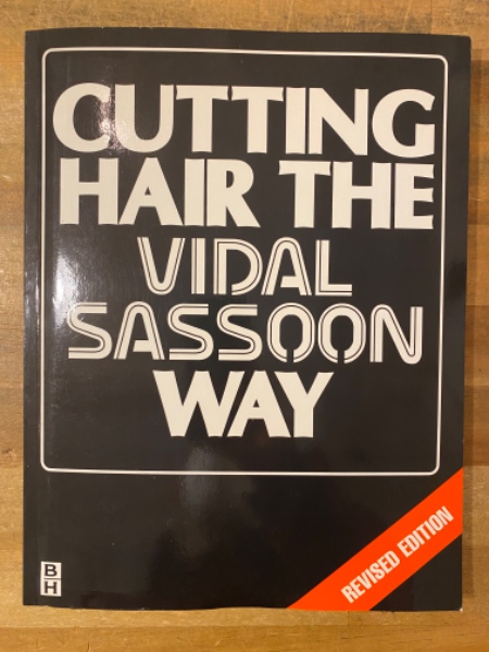 趣味・スポーツ・実用 cutting hair the Vidal Sassoon way VF371】CUTTING HAIR THE VIDAL SASSOON WAY /visual book | KITAZAWA