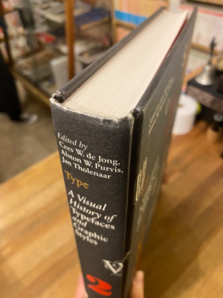 Type : a visual history of typefaces and graphic styles 1628-1938