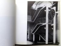 A FUNKCIONALIZMUS TERHODITASA ES VALSAGA. 　EPITKEZES ES LAKAS SVEDORSZAGBAN, 1930-1980