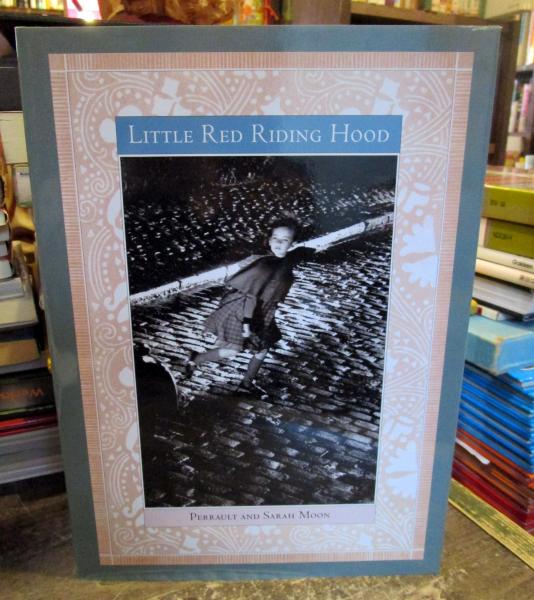 Little Red Riding Hood Sarah Moon 写真絵本 LITTLE RED RIDING HOOD