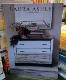 LAURA ASHLEY　autumn winter　2004