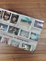 HERE IS NEW YORK : a democracy of photographs