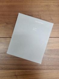 Less and more : the design ethos of Dieter Rams　ディーター・ラムス展図録　日本語版