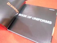 Brassey's Book of Uniforms　英語版 