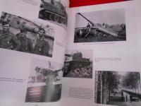 Tigers in Combat 　・　　英語版2冊