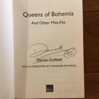 [英]Queen's of Bohemia: And Other Miss-Fits