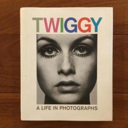 [英]Twiggy: A Life In Photographs