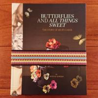 [英]Butterflies and All Things Sweet: The Story of Ms. B's Cakes