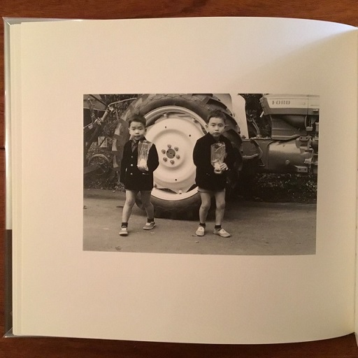 Self and Others(牛腸茂雄) / 古本、中古本、古書籍の通販は