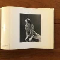 [英]Women in the magic mirror 1842-1981