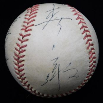 巨人軍高橋由伸自筆サインボール / ビブリオ / 古本、中古本、古