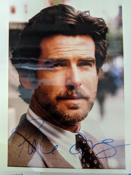 ピアース・ブロスナン直筆サイン入り2Lサイズ写真…Pierce Brosnan