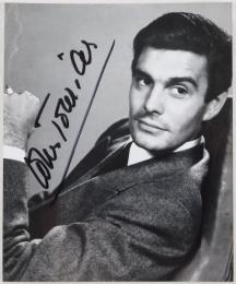 ルイ・ジュールダン自筆サイン入写真　Louis Jourdan