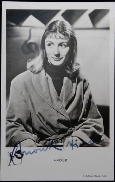 アヌーク・エーメ自筆サイン入絵葉書　Anouk Aimee