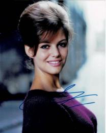 クラウディア・カルディナーレ自筆サイン入写真(2)　Claudia Cardinale