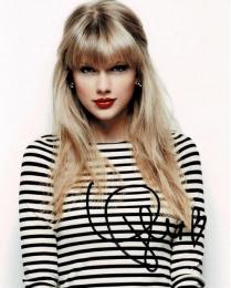 テイラー・スウィフト自筆サイン入写真（2）Taylor Swift
