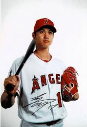 大谷翔平自筆サイン入写真（3） Shohei Ootani