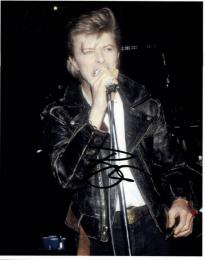 デヴィッド・ボウイ自筆サイン入写真　David Bowie