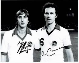 フランツ・ベッケンバウアー、ヨハン・クライフ自筆サイン入写真　Franz Beckenbauer、Johan Cruijff
