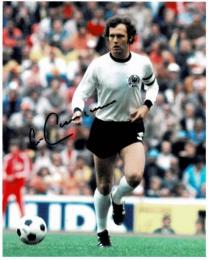 フランツ・ベッケンバウアー自筆サイン入写真　Franz Beckenbauer