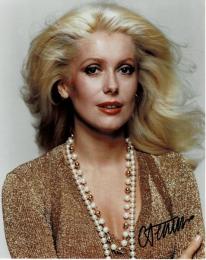 カトリーヌ・ドヌーヴ自筆サイン入写真　Catherine Deneuve