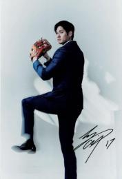 大谷翔平自筆サイン入写真（7） Shohei Ootani