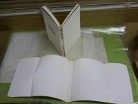 鳴き砂幻想　　ミュージカル・サンドの謎を追う　　三輪　茂雄著　初版　ヤケシミ汚有　送料300円　R2中