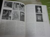 RENE　MAGRITTE　　ルネ　マグリット　　2002年　図録カタログ　レターパックライト送付　　G3右下段
