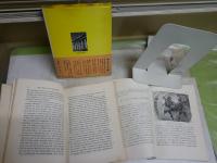 THE　APOLOGY　SOCRATES＆CRITO　　PLATO著　2冊1箱帯　英文訳文　8刷　ヤケシミ汚有　送料300円　S1右1