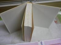 イギリス絵本論　　三宅興子著　　1刷　小口シミ多し　カバー上部切れ有　J2右1　送料300円