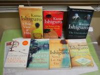 カズオイシグロ　Kazuo Ishiguro　　英文ペーパーバック　7冊セット　・A Pale View of Hills  ・The Unconsoled ・When We Were Orphans ・The Buried Giant ・An Artist of the Floating World ・The Remains of the Day ・Ｎｅｖｅｒ　Ｌｅｔ　Ｍｅ　Ｇｏ　　ヤケシミ汚有　ゆうパック送付　E6右
