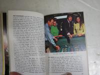 A GOLDEN GUIDE CASINO GAMES   BILL FRIEEMAN   ペーパーバック　ヤケシミ汚有　送料300円　K3中