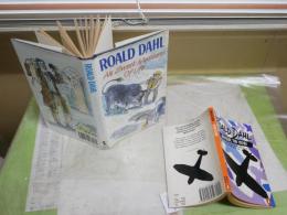 ROALD DAHL 2冊英文セット　・OVER TO YOU ペーパーバック　・ＡhSweet
Mystery of Life ハードカバー　ヤケシミ汚多し難有 送料300円　L2
