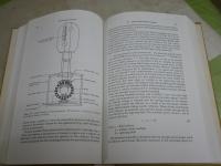 ELECTROSTATICS　AND　ITS　APPLICATICS　　ARTHUR　DEARTH　MOORE編　ヤケシミ汚難有　レターパックプラス送付　S1下段