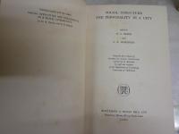 ・SOCIAL STRUCTURE AND PERSONALITY　IN A CITY　　　　・SOCIAL STRUCTURE AND PERSONALITY　IN A RURURAL  COMMUNITY　　　英文2冊セット　ハードカバー　ヤケシミ汚有　　L2　レターパックプラス送付