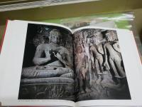 アジャンタ　AJANTA　石窟寺院と壁画　　高田修　田枝幹宏　　初版函　ヤケシミ汚難痛有　褪色有　ゆうパック送付　E1右下段