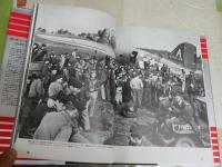 アメリカ陸軍航空隊衣料史　　　コンバットフライングクロージング　　C・G・スィーティング著　日本語版監修今井今朝春　訳仙波喜代子　　初版　ヤケシミ汚難有　E2右上　送料300円