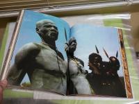 ＮＵＢＡ　ヌバ　レニ・リーフェンシュタール写真集　　ピータービアード　ジャンコクトー　虫明亜呂無　石岡瑛子　パルコビュー7　　5刷帯　　ヤケシミ汚難痛有　E2右中