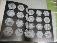 SNOW　CRYSTALS　　W・A・BENTLEY　AND　W・J・HUMPHREYS　　ペーパーバック　ヤケシミ汚スレ有　E2右中　送料300円