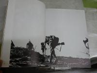 ROBERT　CAPA　IMAGES　OF　WAR　英文　　ペーパーバック　ヤケシミ汚難痛有　E2右中　送料300円
