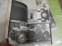 ・JAGUAR　ジャガー　モンターギュ卿　坂口透訳　　ヤケシミ汚難有　・ブガッティ　疾駆する粋な芸術品　ロナルド・バーカー著　宇田道夫訳　1刷　ヤケシミ汚難有　裸本　E3右中