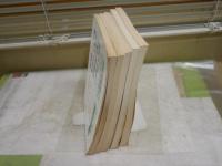 別冊國文学　・古今集新古今集必携　・万葉集必携Ⅰ・Ⅱ　・源氏物語必携Ⅰ・Ⅱ　ヤケシミ汚難痛有　レターパックプラス送付　J1左1