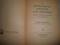 sociological concepts and research   Ralph Thomlinson著　ペーパーバック　ヤケシミ汚難痛有　L2