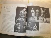 Theater  1981SPRING  12巻2号　　ヤケシミ汚難有　ペーパーバック　E5右
