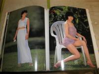 由美かおる写真集　　生まれたままの妖精　初版　　池谷朗撮影　　ヤケシミ汚難痛有　E2右