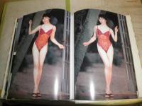 由美かおる写真集　　生まれたままの妖精　初版　　池谷朗撮影　　ヤケシミ汚難痛有　E2右