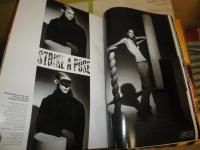 V　№32　TAKE　ME　OUT　　　写真デヴィッド・シムス　　E2右　　ゆうパック送付