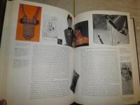 Collector's Book of Twentieth-century　 Fashion　　英書　ハードカバー　ヤケシミ汚有　E2左　送料370円