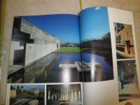 a+u 　建築と都市臨時増刊　イタリア建築　1945－1985　　ヤケシミ汚有　E2左